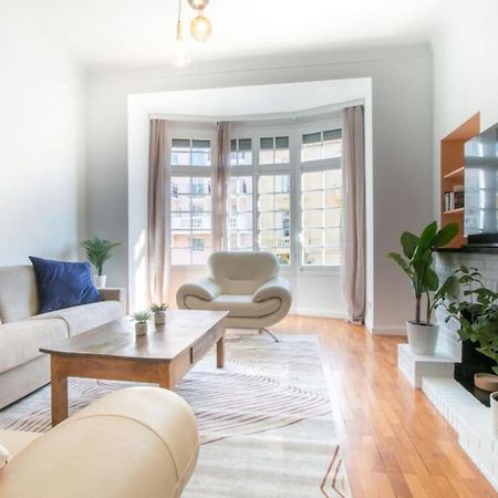 Spacious 2-Bedroom In The Centre Of Menton Exterior foto